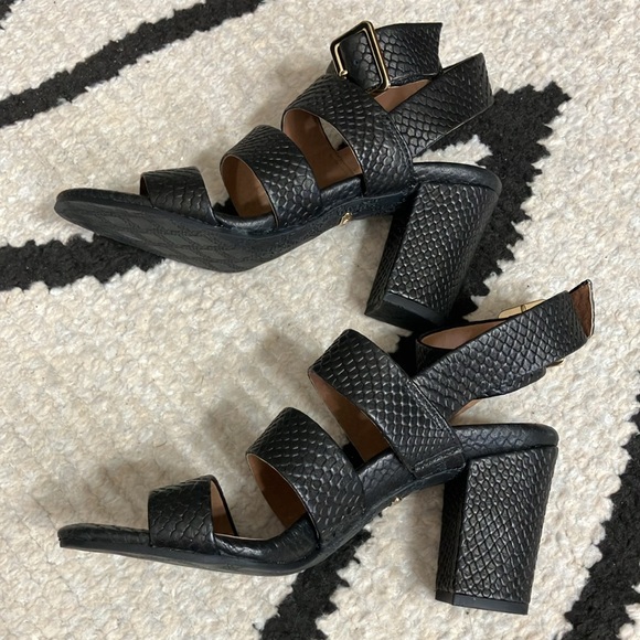 Vionic Black Sandals 6.5-7 Faux Snake Skin - Picture 5 of 7